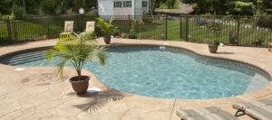 Salt Water vs. Chlorine Pool – Here Are the Pros and Cons to Both